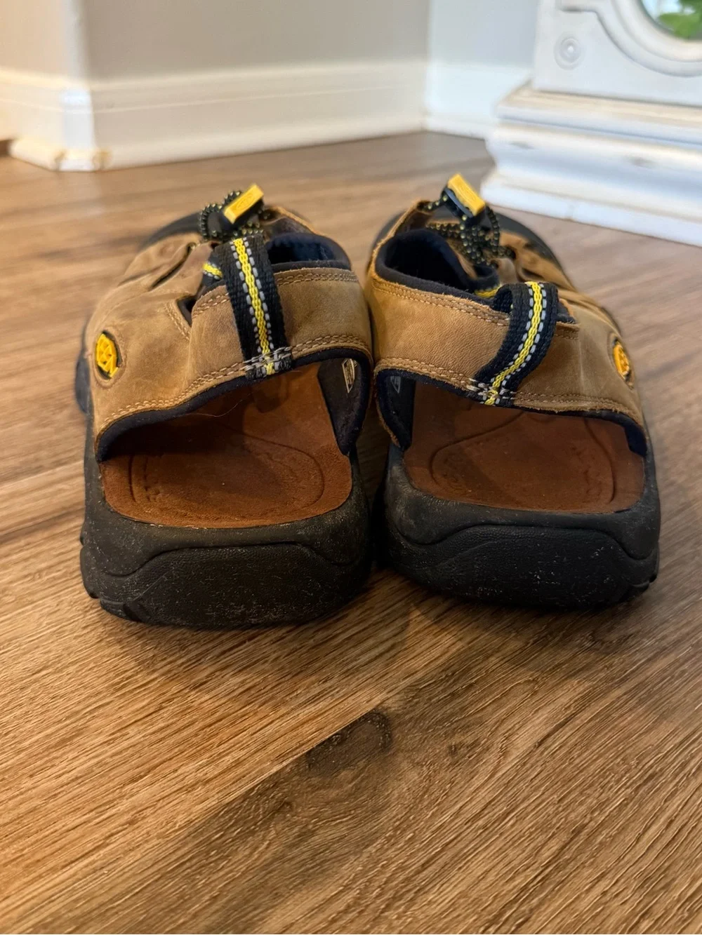 KEEN Brown Leather Newport H2 Sandals Men’s Size 12 Hiking Outdoor Water Shoes
